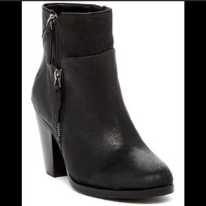 Vince Camuto Hinnegan Black Leather Ankle Boot 7.5
